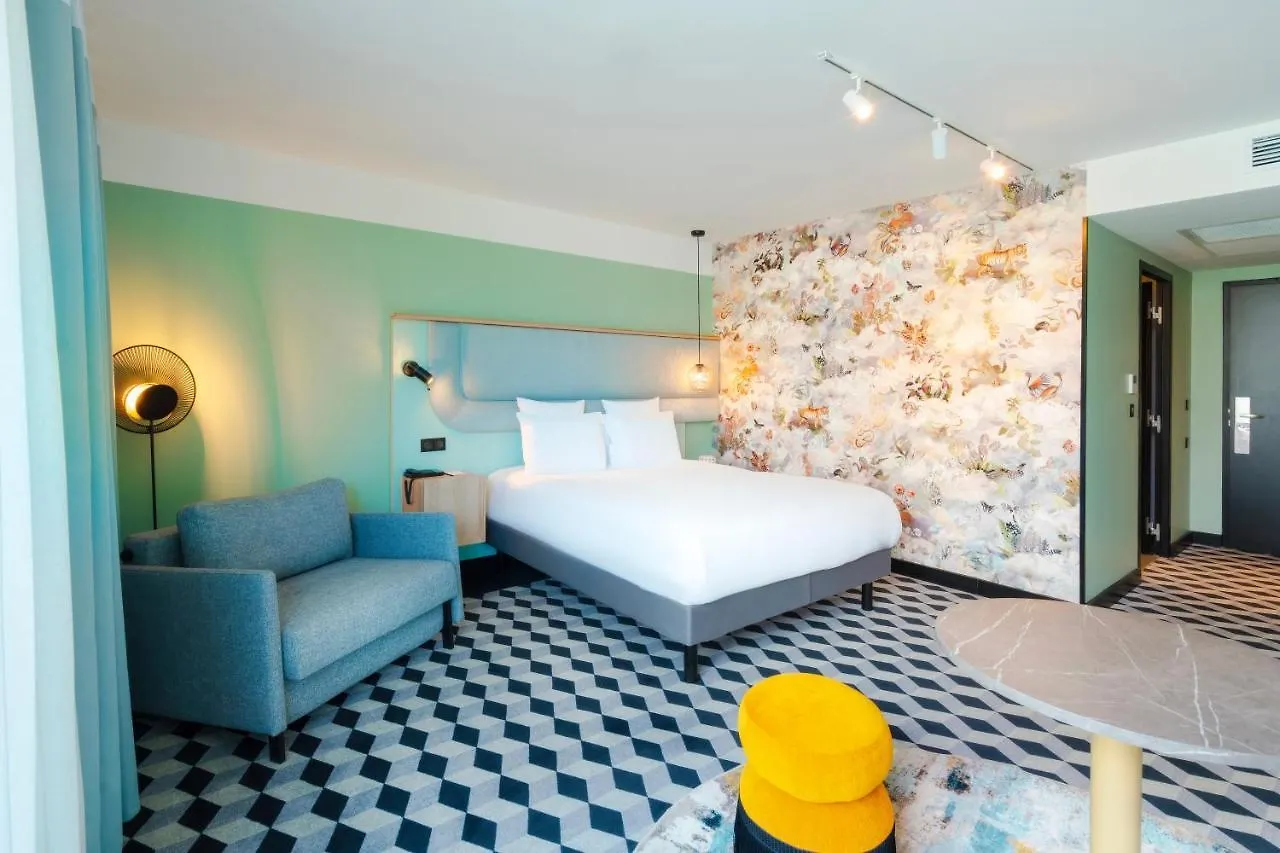 Le Splendid Hotel Lac D'Annecy - Handwritten Collection