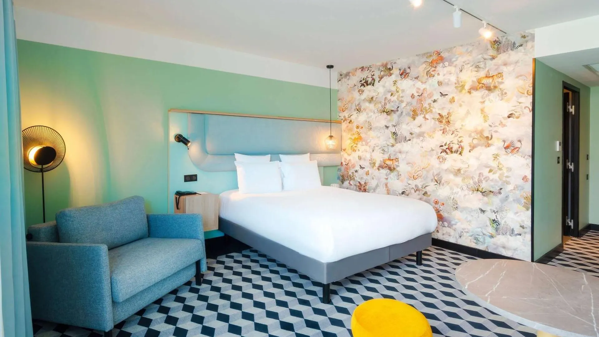 Le Splendid Hotel Lac D'Annecy - Handwritten Collection