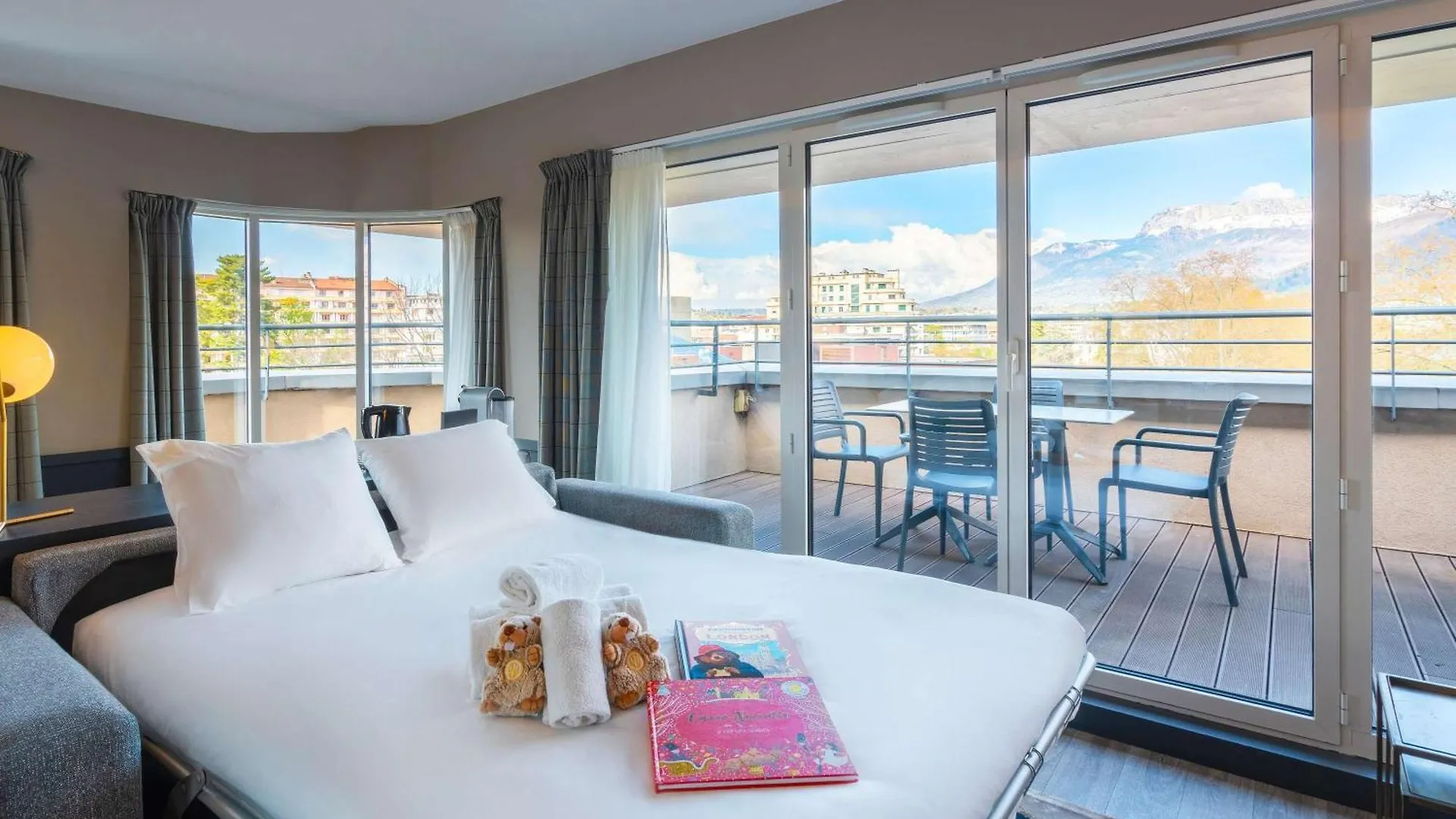 Le Splendid Hotel Lac D'Annecy - Handwritten Collection France