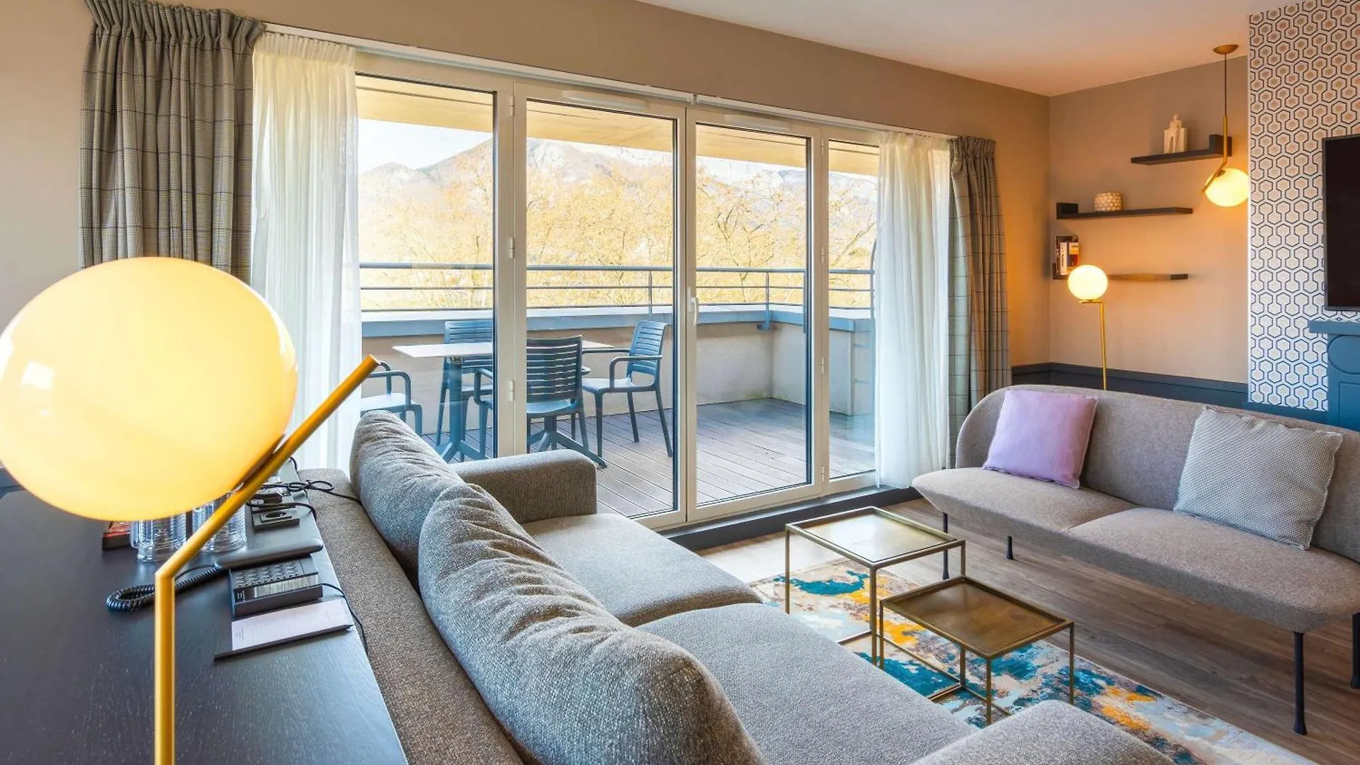 Le Splendid Hotel Lac D'Annecy - Handwritten Collection