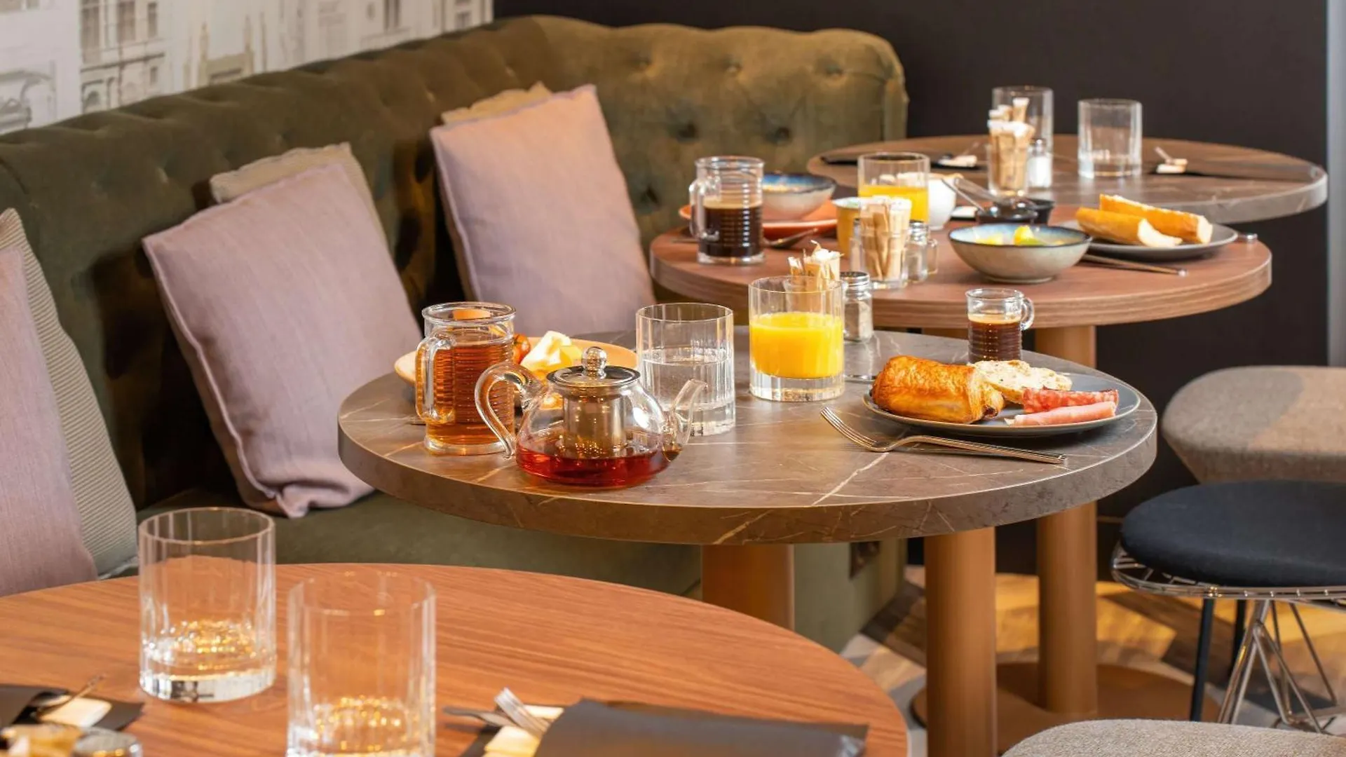 Le Splendid Hotel Lac D'Annecy - Handwritten Collection